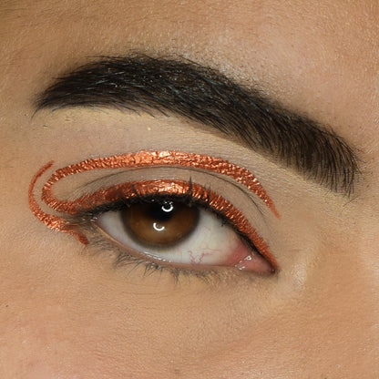 C2P FRAME ME! METALLIC EYELINER